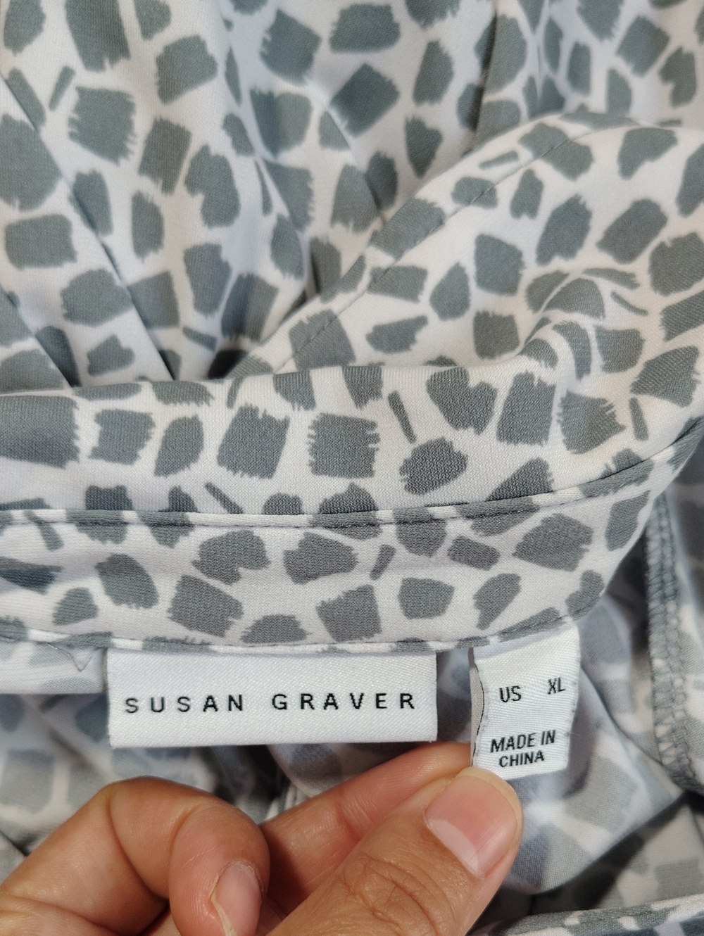 Susan Graver Animal Print Liquid Knit 3/4 Sleeves Button Relaxed Blouse Size XL - Picture 8 of 14